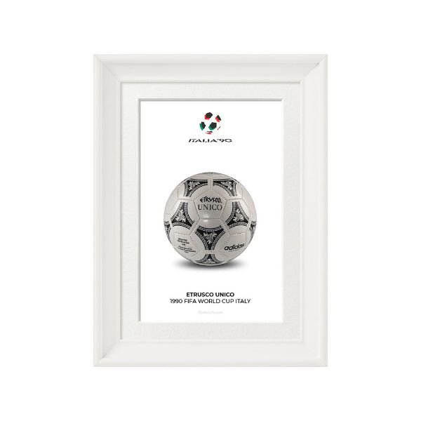 صورة الكرة الرسمية لكأس العالم 1990 (نسخة)