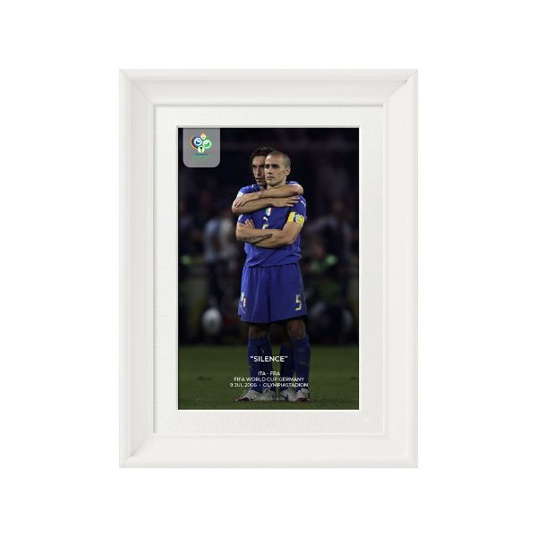 صورة بيرلو وكانافارو يشاهدون ضربة الترجيح الأخيرة ضد فرنسا 2006