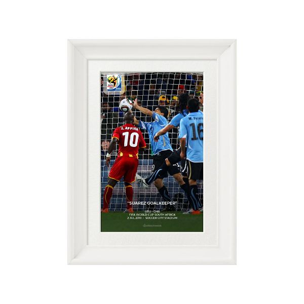 صورة لمسة يد سواريز ضد غانا 2010