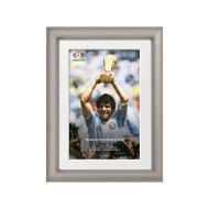 صورة مارادونا يرفع كأس العالم 1986