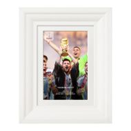 صورة ميسي يرفع كأس العالم 2022