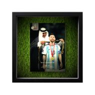 صورة ميسي يرتدي البشت 2022 - عشبية مضيئة