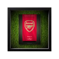 صورة شعار أرسنال - خلفية سوداء - عشبية مضيئة