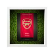 صورة شعار أرسنال - خلفية سوداء - عشبية مضيئة