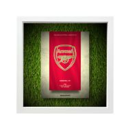 صورة شعار أرسنال - خلفية بيضاء - عشبية مضيئة