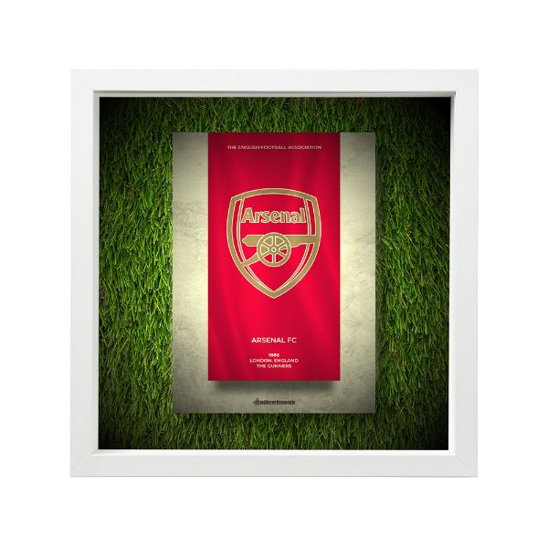 صورة شعار أرسنال - خلفية بيضاء - عشبية مضيئة