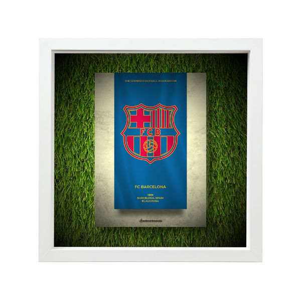 صورة شعار برشلونة - خلفية بيضاء - عشبية مضيئة