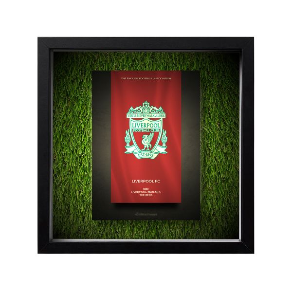 صورة شعار ليفربول - خلفية سوداء - عشبية مضيئة