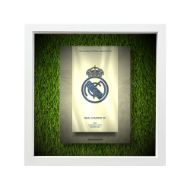 صورة شعار ريال مدريد - خلفية بيضاء - عشبية مضيئة